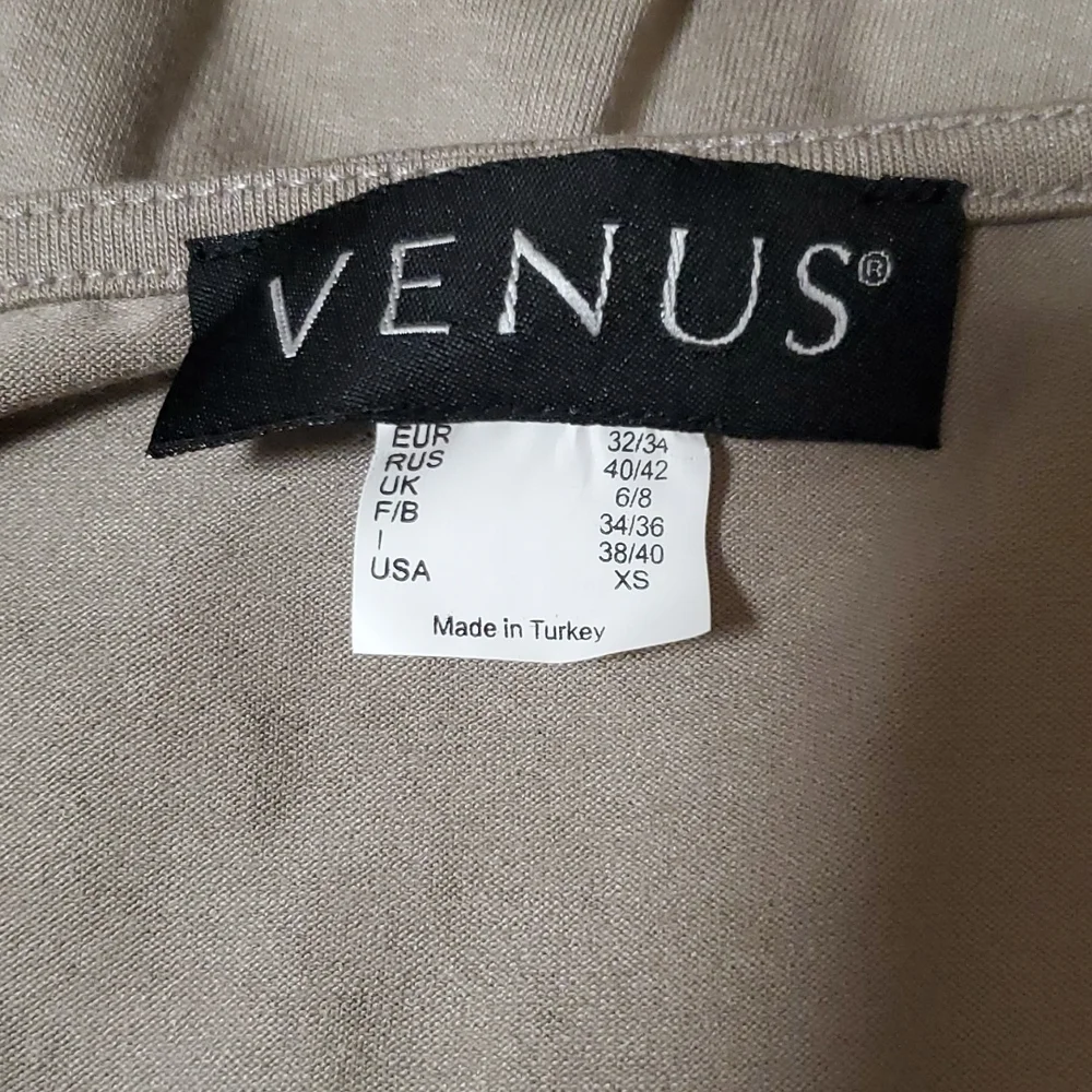 VENUS Sequin Sleeved Top NWT - Picture 9 of 9